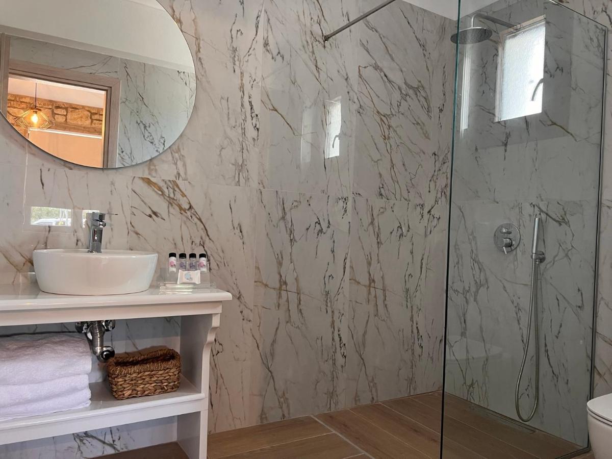 Michelangelo Suites And Apartments Valanidorachi Luaran gambar