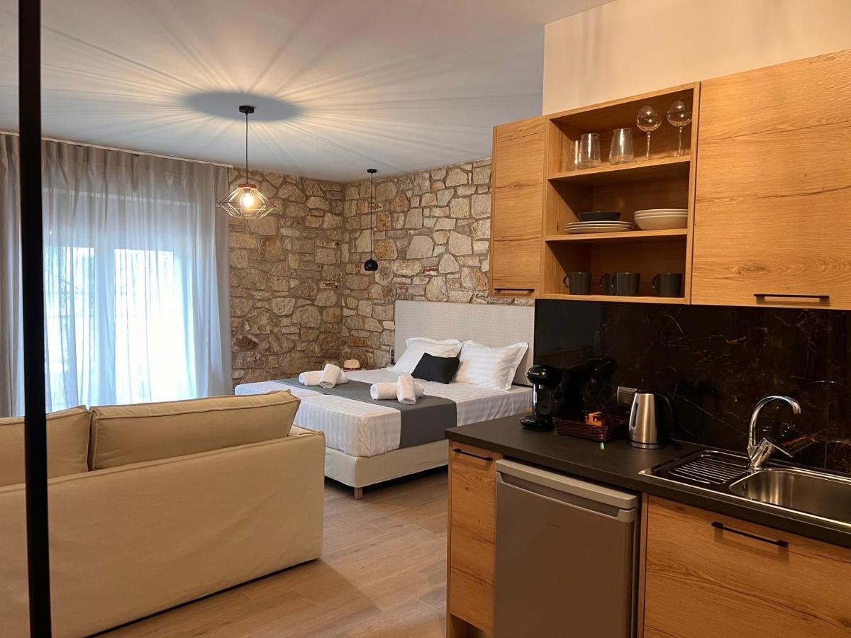 Michelangelo Suites And Apartments Valanidorachi Luaran gambar
