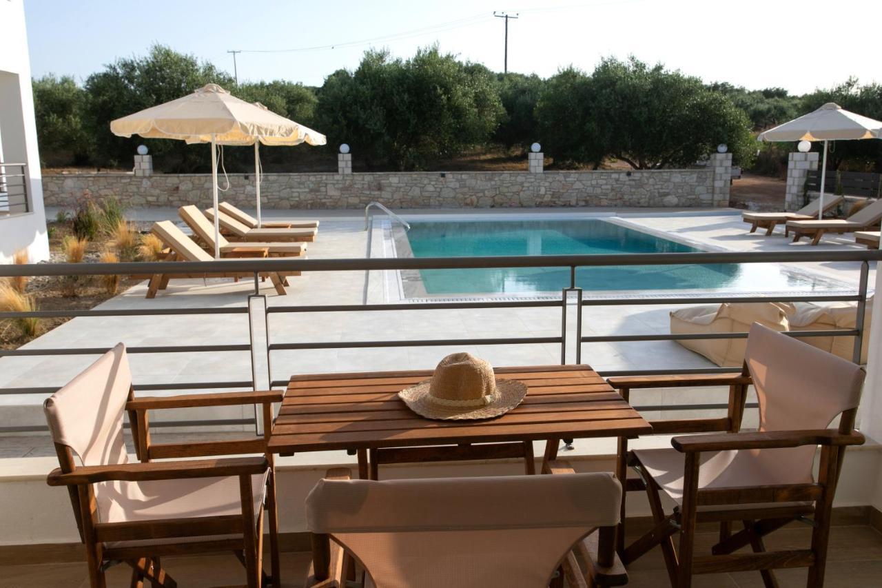 Michelangelo Suites And Apartments Valanidorachi Luaran gambar