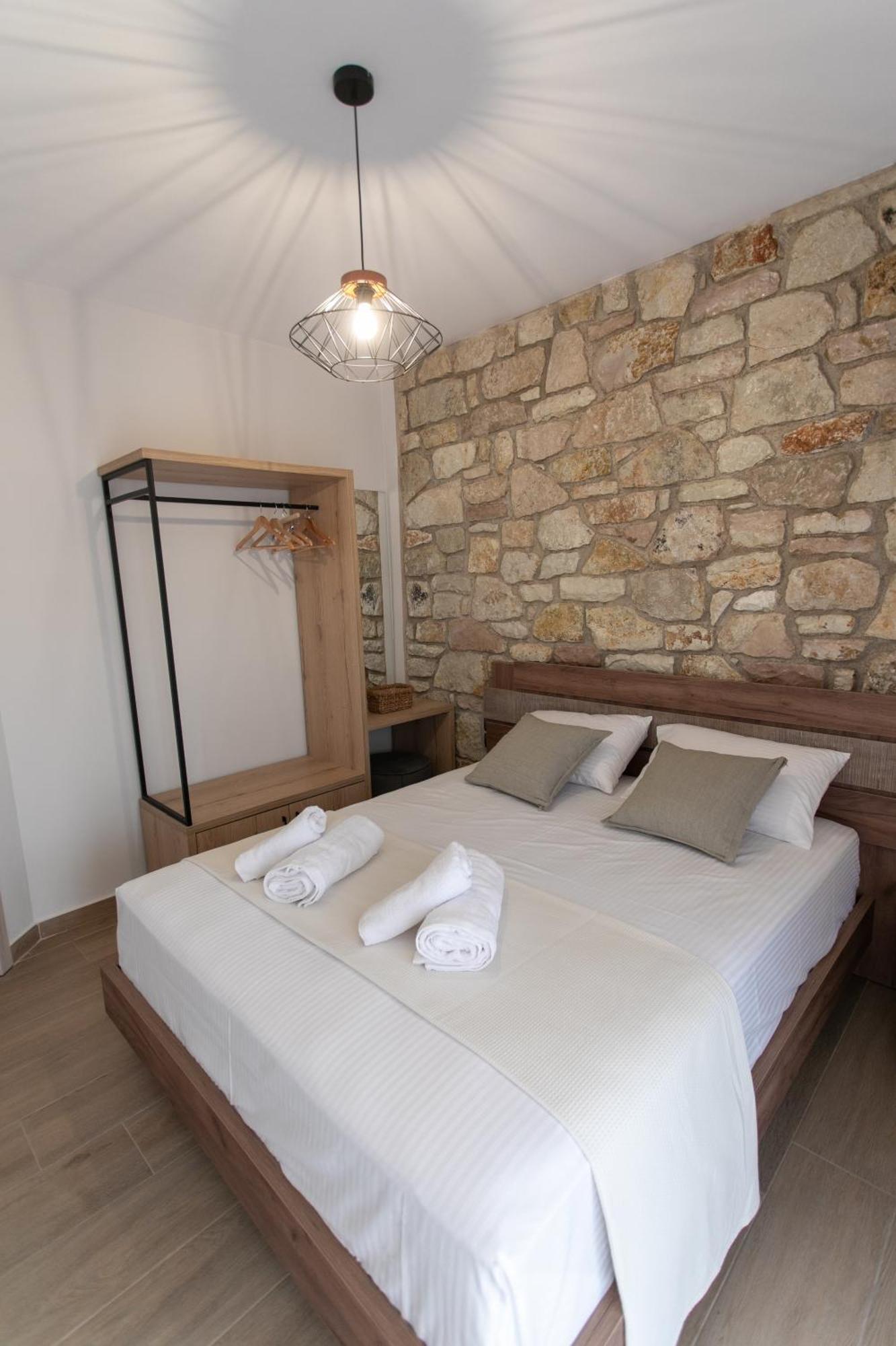 Michelangelo Suites And Apartments Valanidorachi Luaran gambar