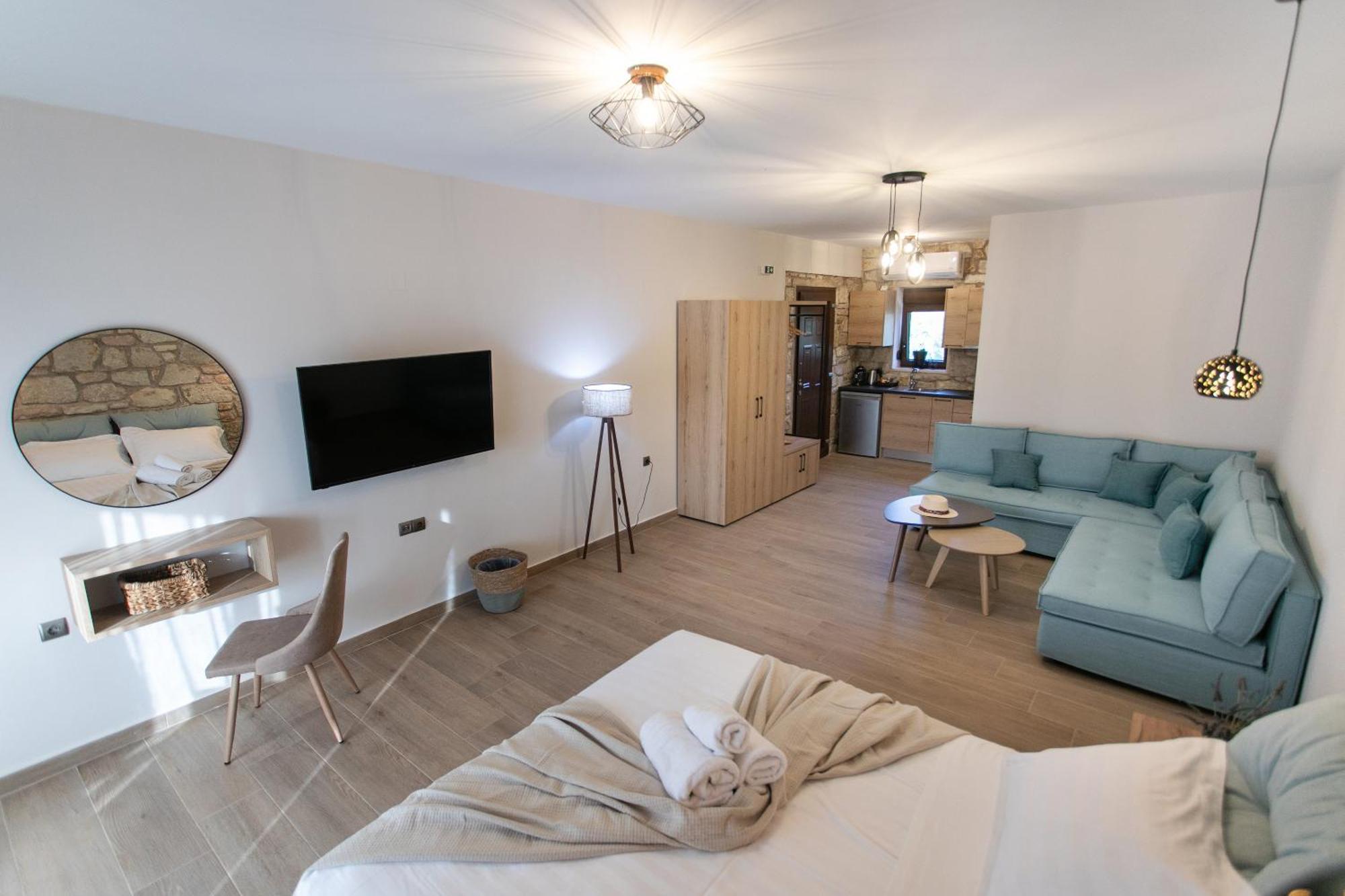 Michelangelo Suites And Apartments Valanidorachi Luaran gambar